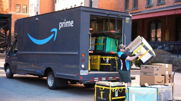 Amazon to pay $2.5 billion to settle FTC allegations it duped customers into enrolling in Prime
