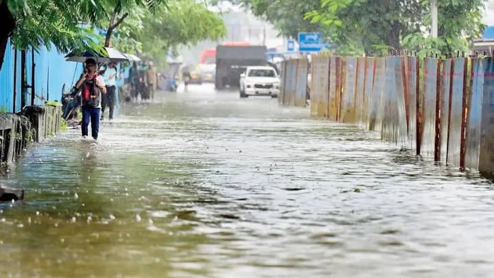 Mumbai LIVE: Floods damage crops on over 2 lakh hectares of land in Dharashiv