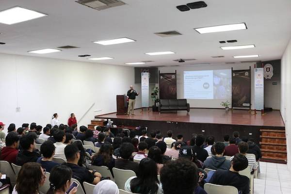 Continúan conferencias y talleres en SIISTIC 2025 del ITD