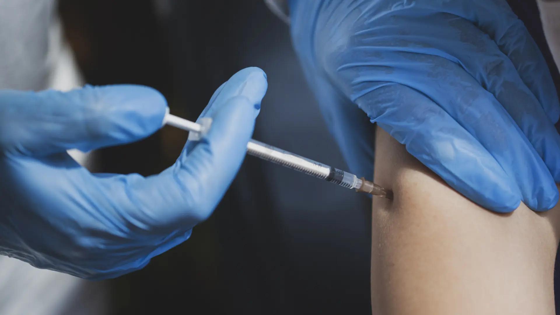 Calendario de vacunación contra la gripe en Catalunya: fechas, grupos de riesgo y cómo solicitar cita previa