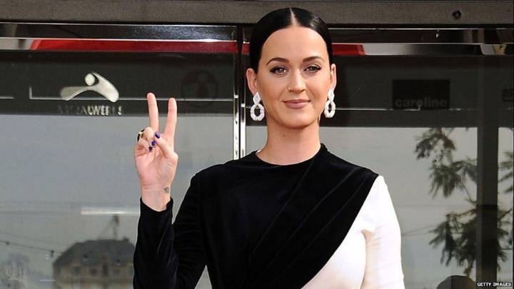 ¿Katy Perry, peronista? La artista levantó un cuadro de Evita en medio de las elecciones
