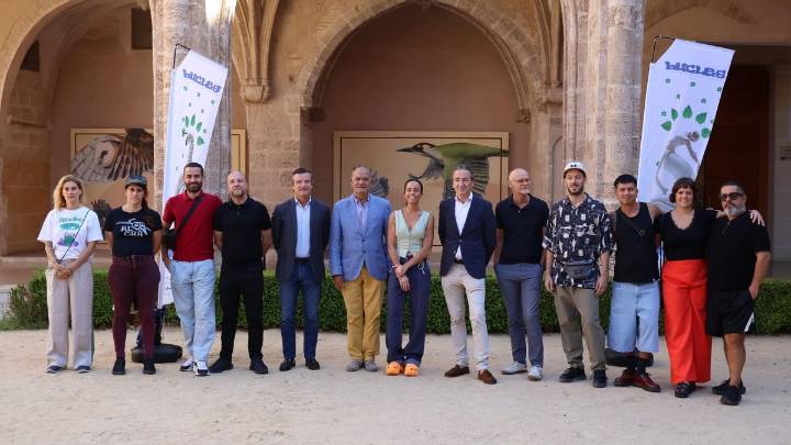 Bucles lleva la danza a la zona dana y reivindica más ayudas para continuar