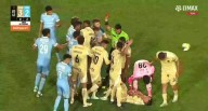 ¡Castigo por impulsivo! Tarjeta roja para Miguel Araujo en el 2-3 de Sporting Cristal vs Cusco FC