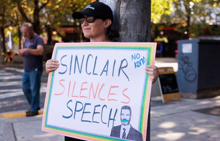 Another rally in Seattle calls on KOMO to air ‘Jimmy Kimmel Live!’