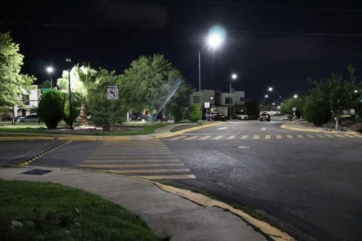 Luz LED llega a 8 fraccionamientos de Las Aldabas