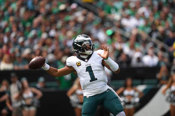 Eagles rediscover passing game and pull off miraculous win over Rams