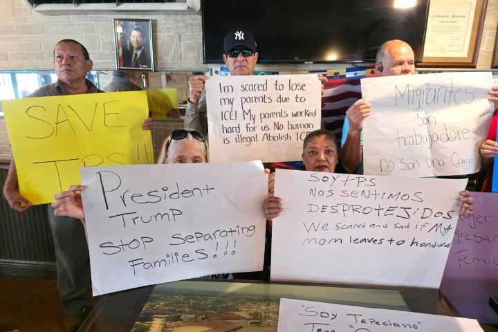 Migrantes piden clemencia a Trump al vencer el TPS para 60.000 hondureños y nicaragüenses