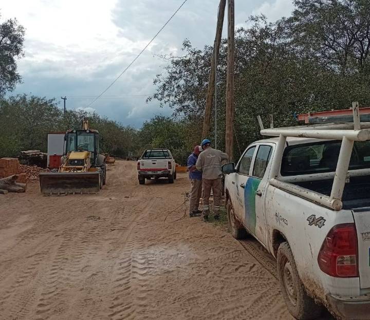 Conexión a la red eléctrica en el paraje La Armonía y el Parque Nacional El Impenetrable