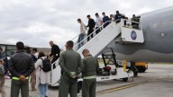 Arribaron al país los 10 argentinos deportados desde EEUU por el gobierno de Trump