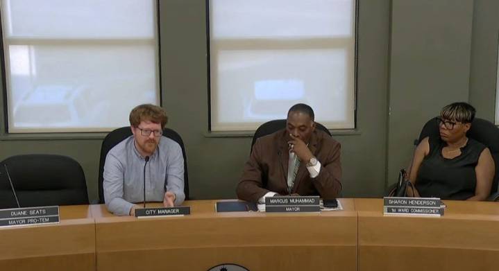 Andrews discusses state budget with Benton Harbor leaders