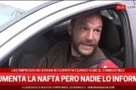 Es ingeniero y docente y se ve obligado a trabajar en Uber para llegar a fin de mes