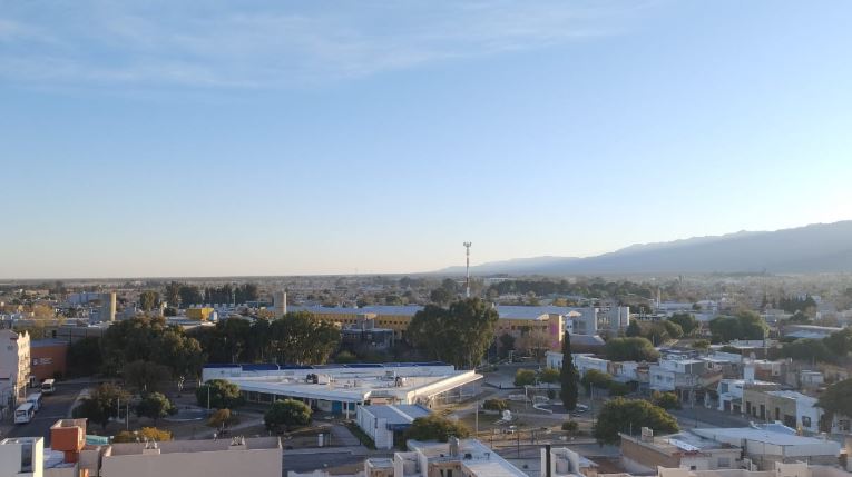 El clima mejora, pero las máximas no superarán los 20 grados