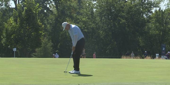 Ernie Els takes one stroke lead heading into final day at Sanford International