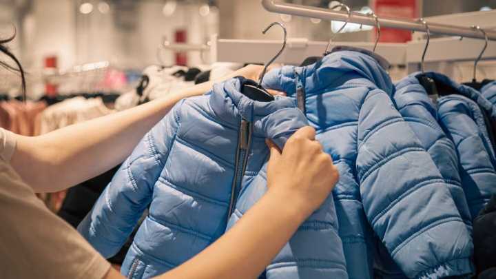 Descuentos de hasta el 50% en abrigos de invierno: en qué supermercado conseguirlos