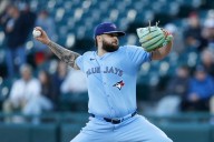 Braves claim RHP Alek Manoah off waivers from Jays