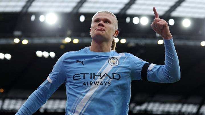 Erling Haaland shows who is boss in Manchester derby as Liverpool leave it late again: Premier League Hits and Misses