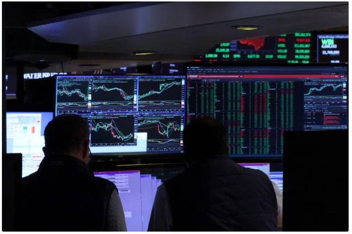 Los bonos argentinos suben hasta 18%, el riesgo país baja 350 puntos y se disparan las acciones en Wall Street