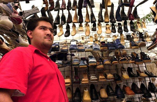 México impone cuotas al calzado chino en plena visita de Marco Rubio