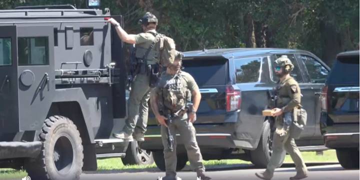 ‘I’m gonna kill them:’ SWAT standoff ends with deadly shootout in Mobile