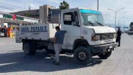 Pipa de agua causa accidente vial en bulevar Eulalio Gutiérrez Treviño