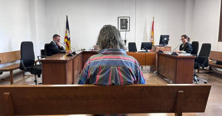 Un año de cárcel por amenazar a sus dos inquilinos en Inca con un cuchillo con forma de hoz