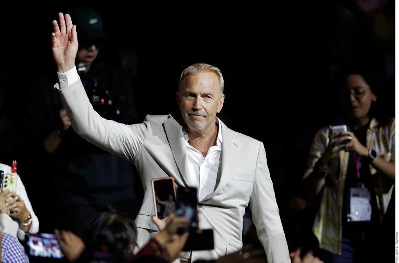 Honra Costner al cine