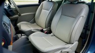 Ni vinagre ni bicarbonato: el truco para limpiar la tapicería de tu coche y eliminar las manchas más difíciles