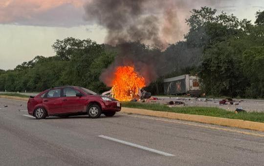 YA VAN 10 VÍCTIMAS IDENTIFICADAS DEL MORTAL ACCIDENTE EN LA MÉRIDA