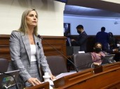 Maricarmen Alva sobre posible candidatura de Santiváñez al 2026: "Si está como ministro no corresponde"