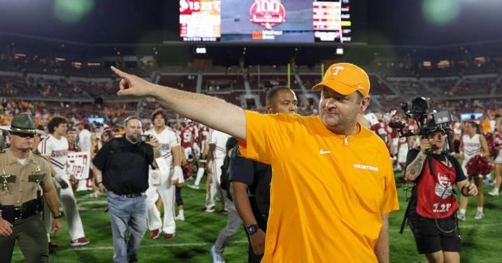 At the old stomping grounds: OU's recent history with player and coach reunions, good and bad