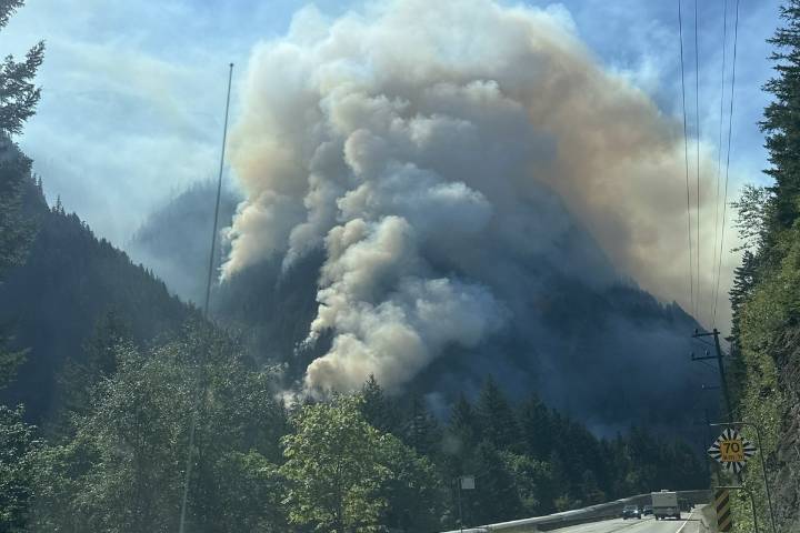 Lightning strikes, hot weather cause wildfires in B.C. to surge to about 140