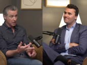 El día en que Charlie Kirk y Gavin Newsom tuvieron un intenso debate en vivo