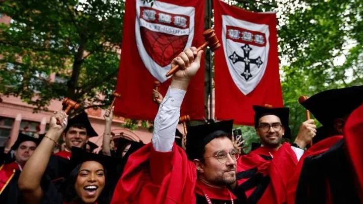 La Universidad de Harvard logra una victoria legal contra Donald Trump: se declara ilegal el bloqueo de fondos