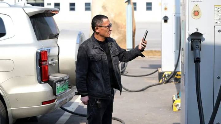 La brutal batalla por dominar la industria automotriz china