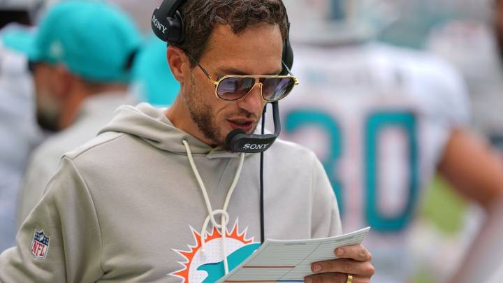 Mike McDaniel maintaining his cool as 0-2 Dolphins travel to face AFC East rival Bills in prime time