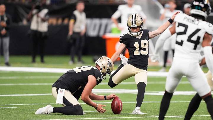 Saints, Keesler Federal Credit Union kick off second season of Kicks for Kids benefiting New Orleans Women's and Children's Shelter