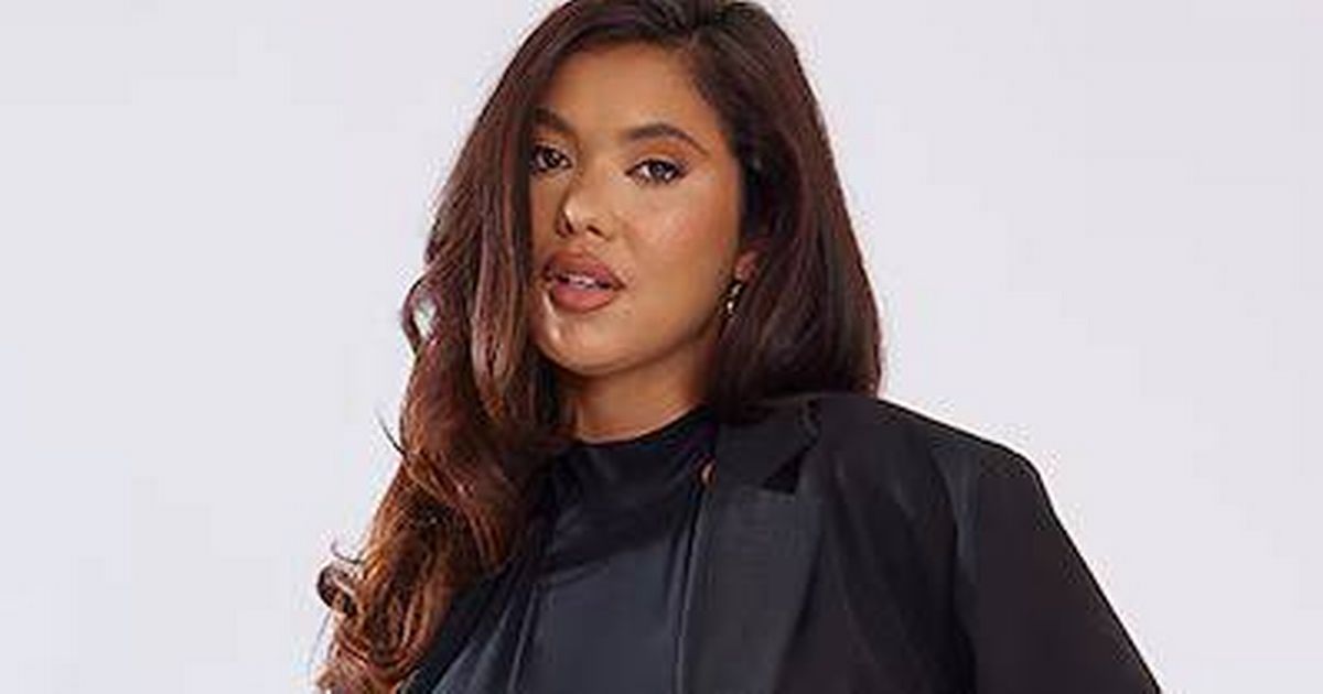'Glam' blazer seen on Molly Mae is now only £16 in PrettyLittleThing sale