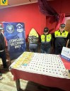 Secuestran 140 ravioles de cocaína y demoran a una mujer