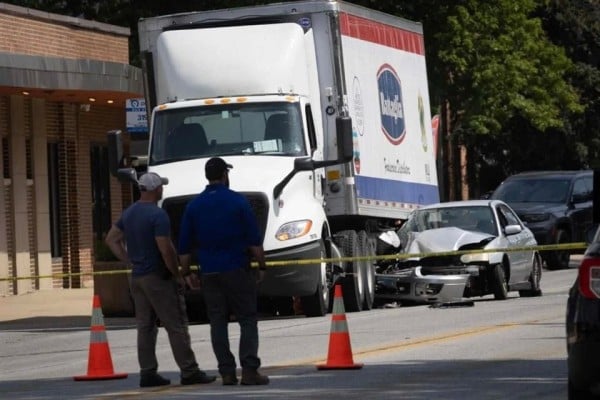 Muere hombre al recibir disparos de agente de ICE en Chicago