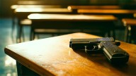 Llevó el arma de su papá policía a la escuela: tiene 12 años y cursa sexto grado
