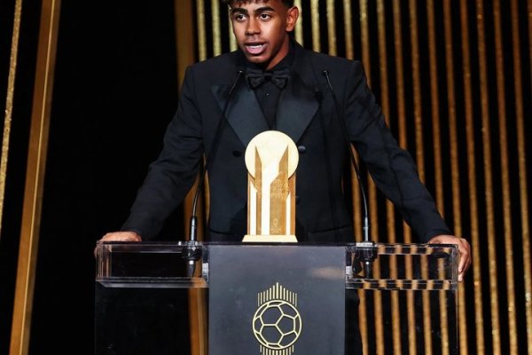 Lamine Yamal se quedó con el Trofeo Kopa por segundo año seguido