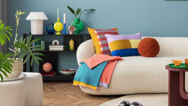 Neon Is Back: How To Get The '80s Trend Without Looking Outdated
