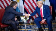 Milei partió rumbo a Nueva York para reunirse con Trump en busca de respaldo financiero