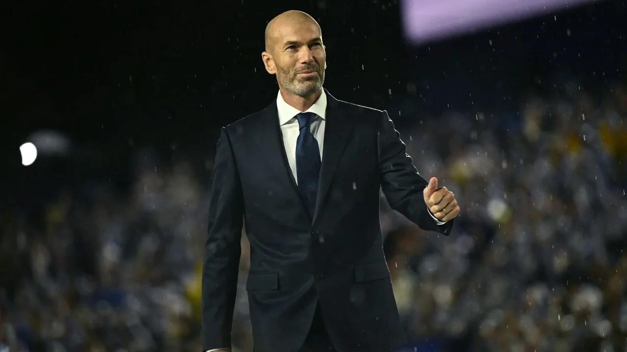 Zinedine Zidane estaría cerca de volver a dirigir y lo haría con figura de la selección Colombia