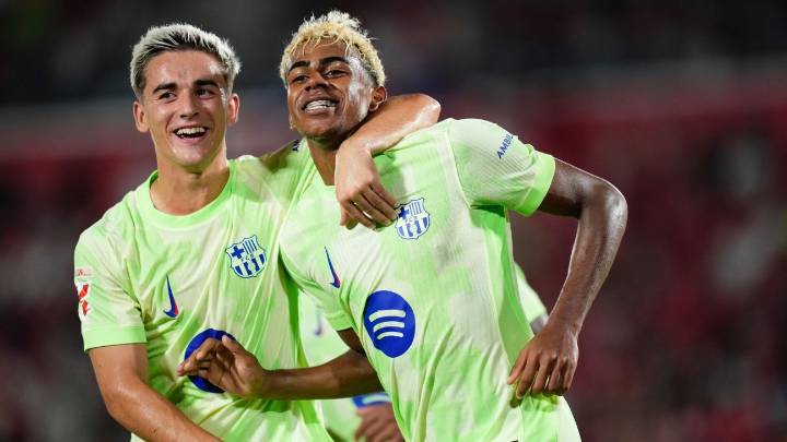 Fan groups urge block on Barcelona game in Miami
