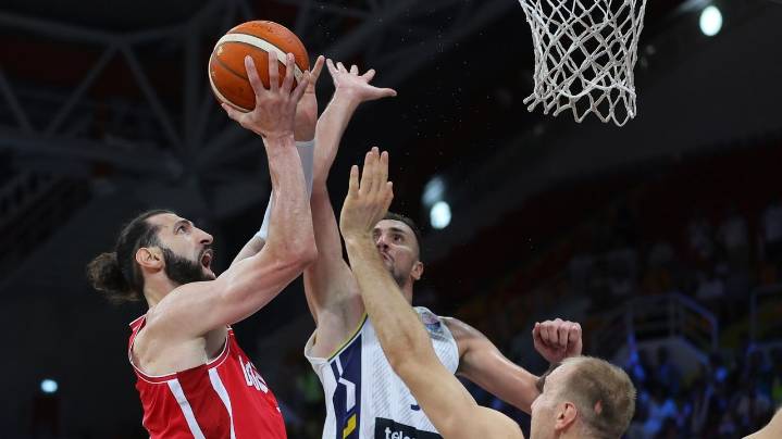 Georgia stuns France to reach EuroBasket quarterfinals, Slovenia and Poland also advance