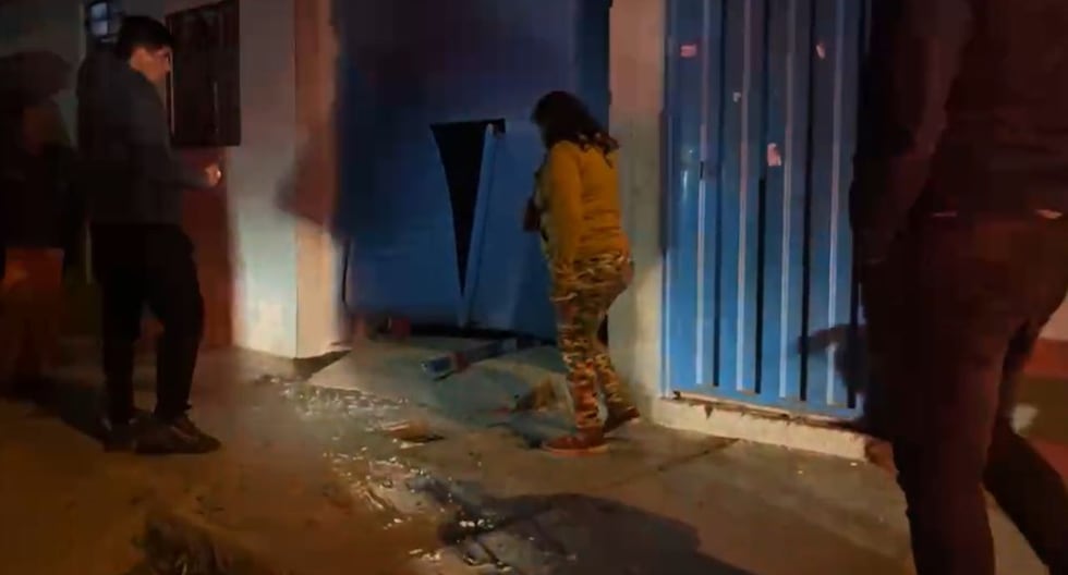 La Libertad: Delincuentes detonan aparato explosivo en vivienda y destrozan portón