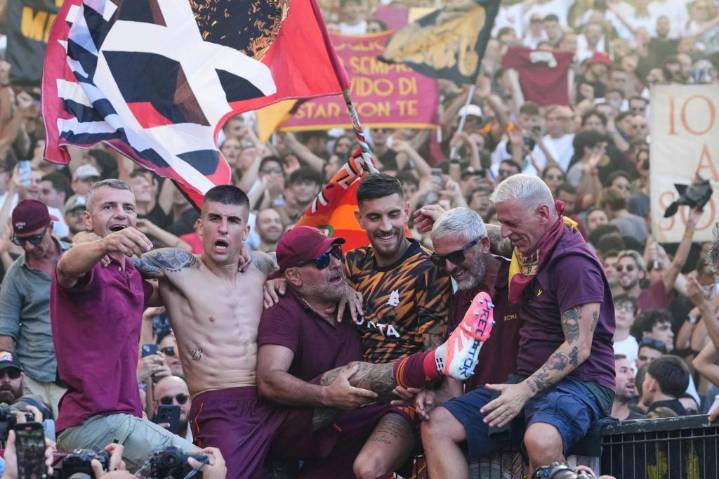 De capitán despojado a héroe del derbi: gol de Pellegrini le da la victoria a la Roma ante la Lazio