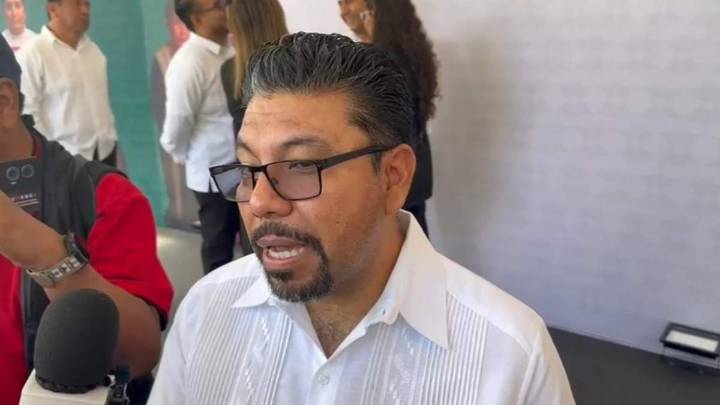Política, no jurídica, decisión de reincorporar a burócratas: Consejero