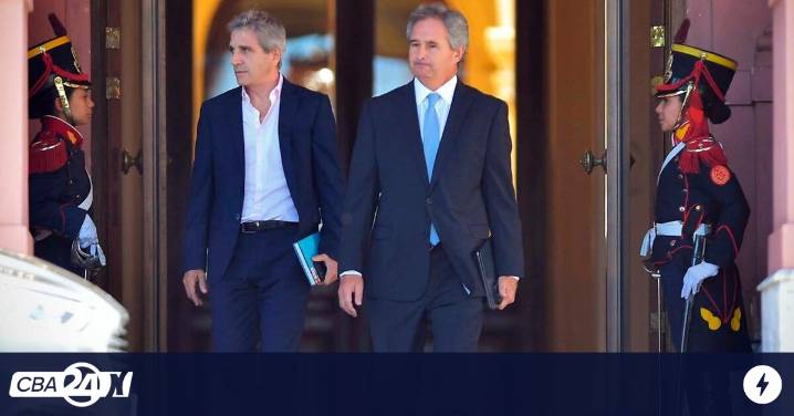 El Gobierno sale al mercado para frenar el dólar y rompe el acuerdo con el FMI
